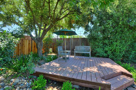 Campbell - Willow Glen Border - Free Standing Deck